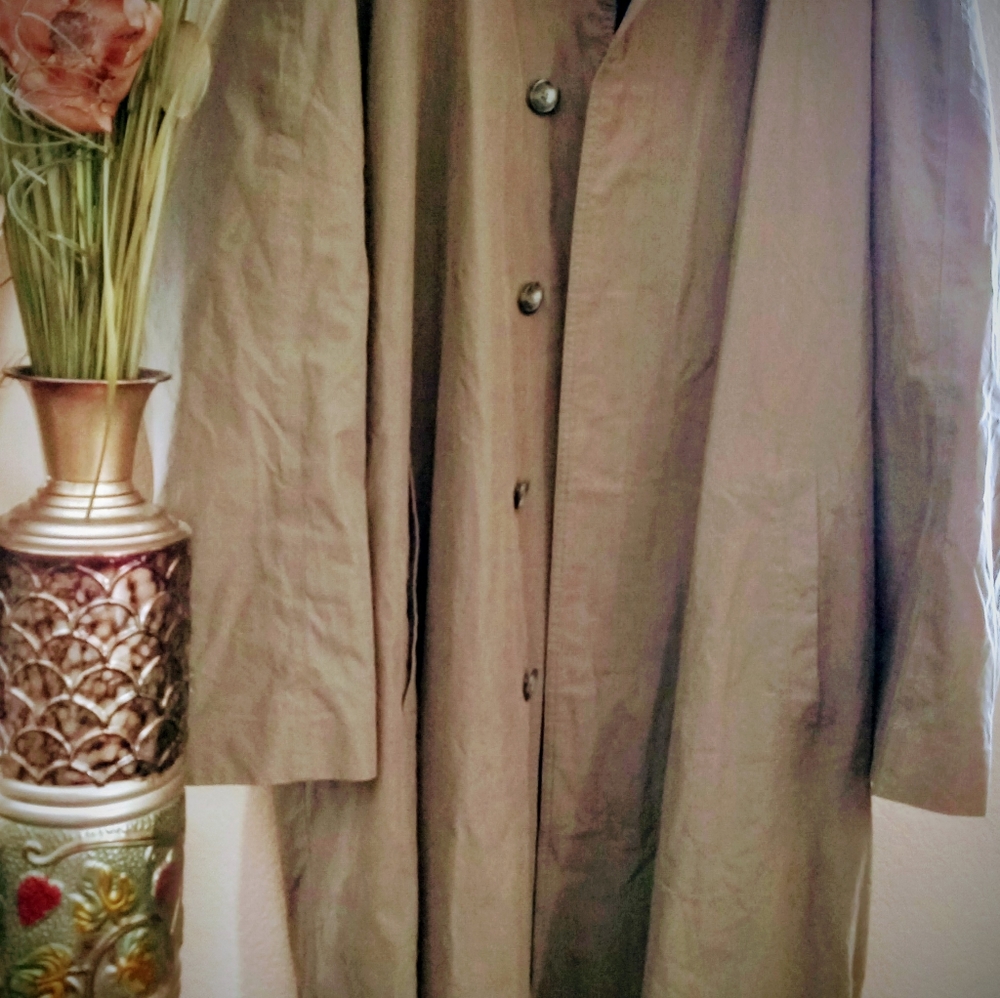 Ralph Lauren stylish trench coat. Olive color